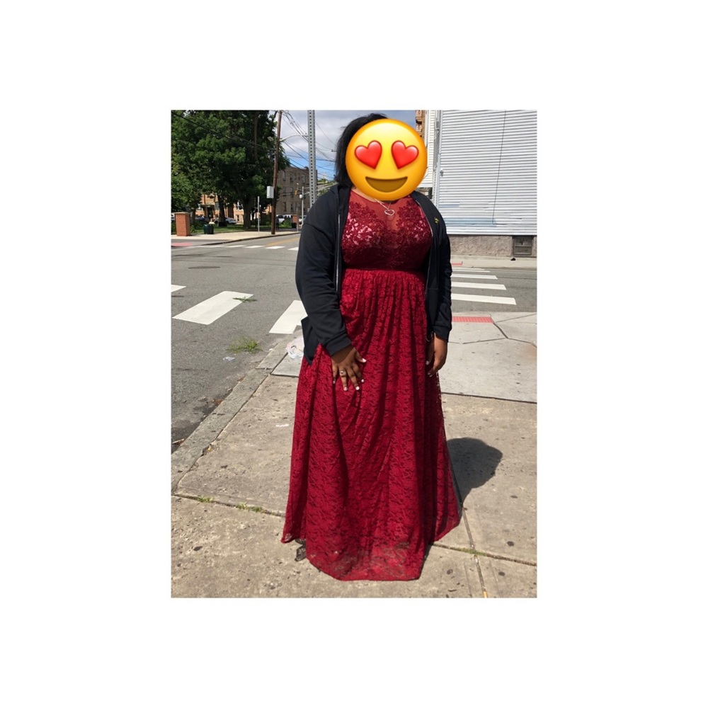 Elegant Burgundy Dress.❤️ (with plastic )